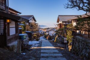 雪見露天で楽しむ一人旅プランに最適な温泉宿は？