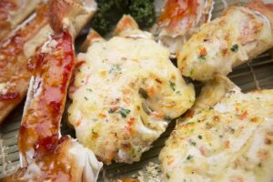ズワイガニ蟹尽くしの雪見露天で楽しむ焼きガニ付き会席とは？