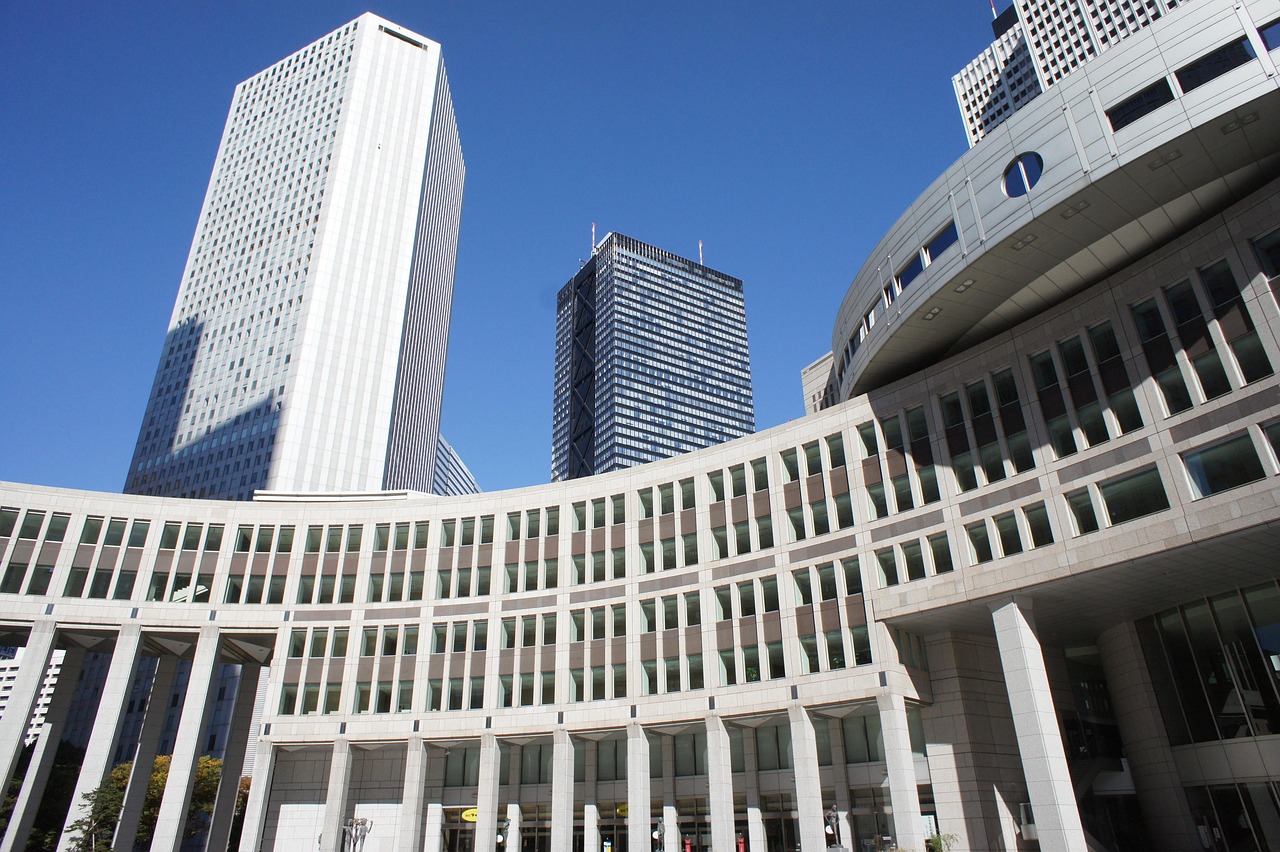 タラバガニ蟹尽くしが楽しめる雪見露天の北海道温泉宿は？